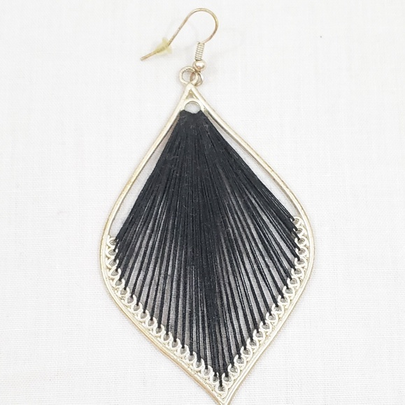 2 Pairs Statement Earrings Fun & Flirty - Picture 2 of 6